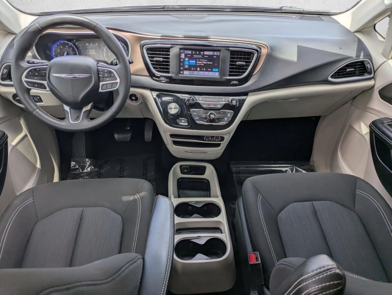 2022 Chrysler Voyager LX FWD