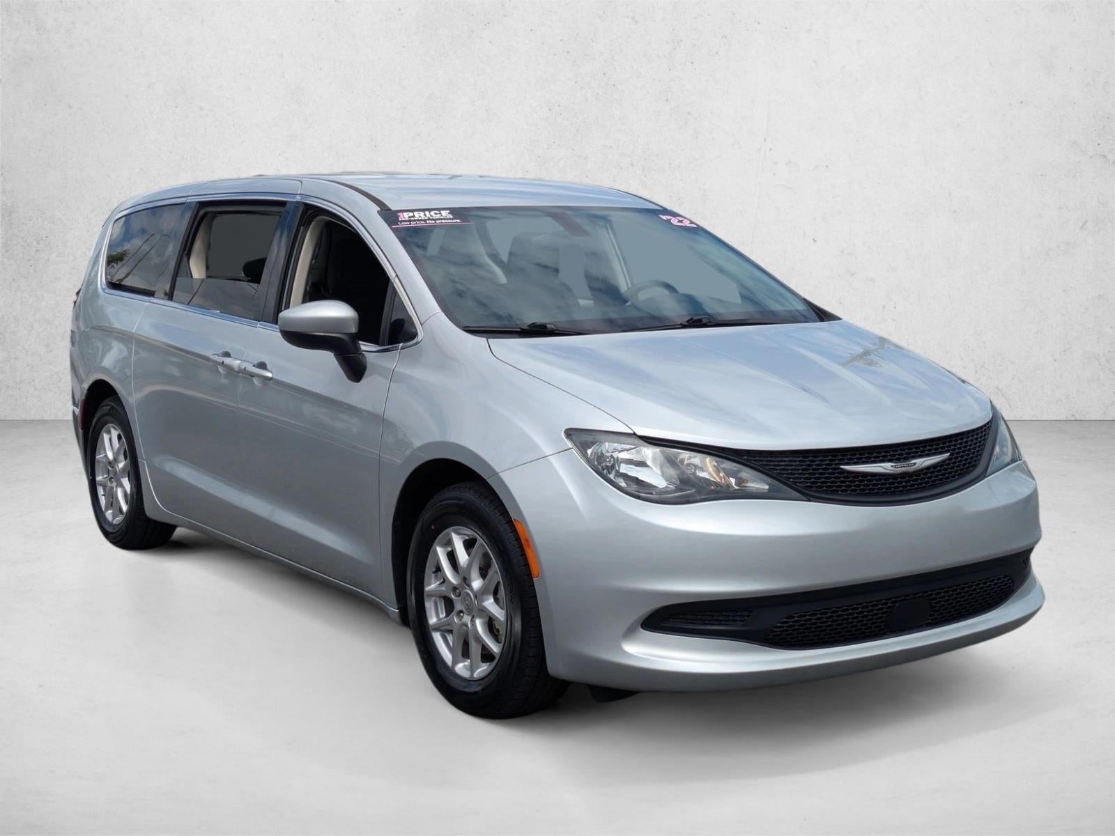 2022 Chrysler Voyager LX FWD