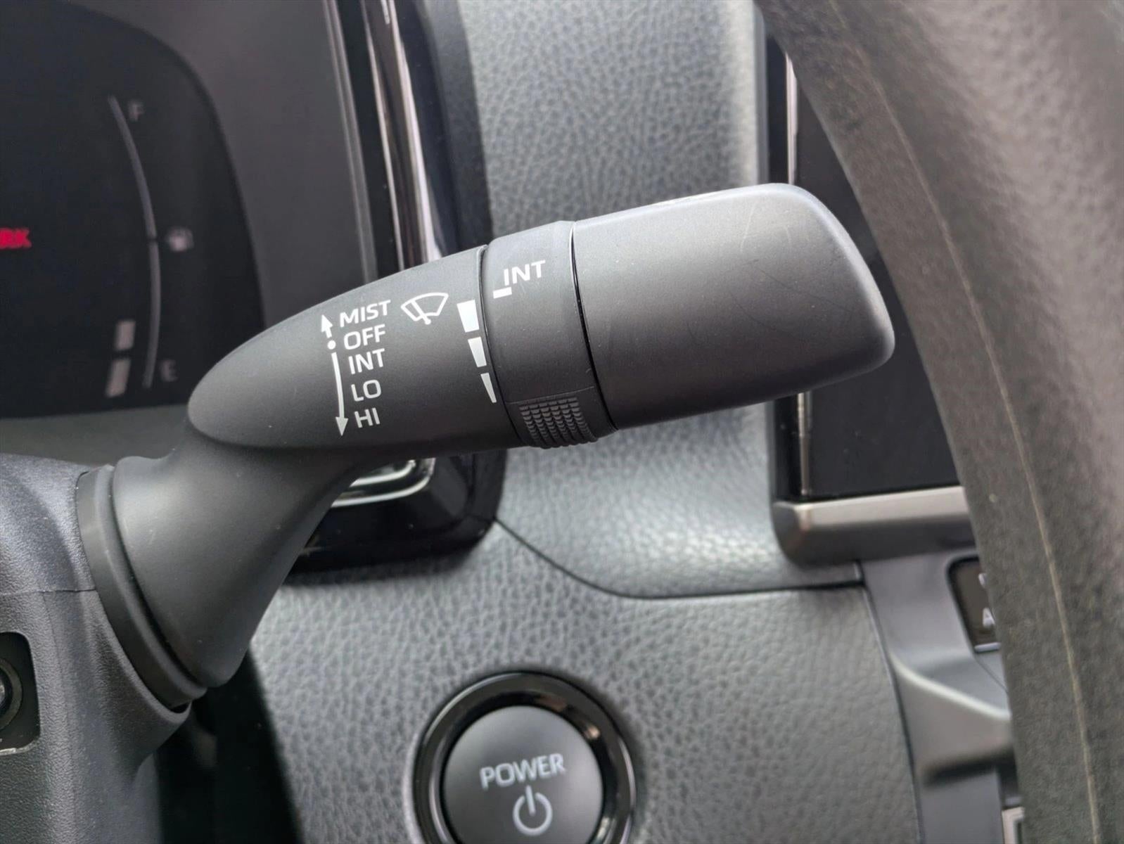 2025 Toyota Camry LE (SE)