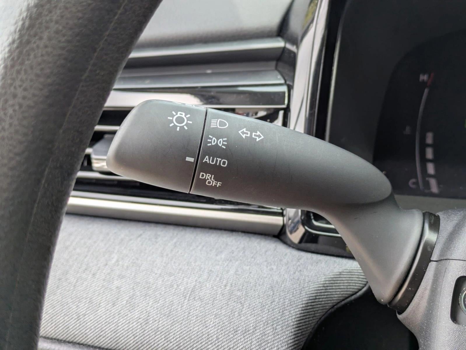 2025 Toyota Camry LE (SE)