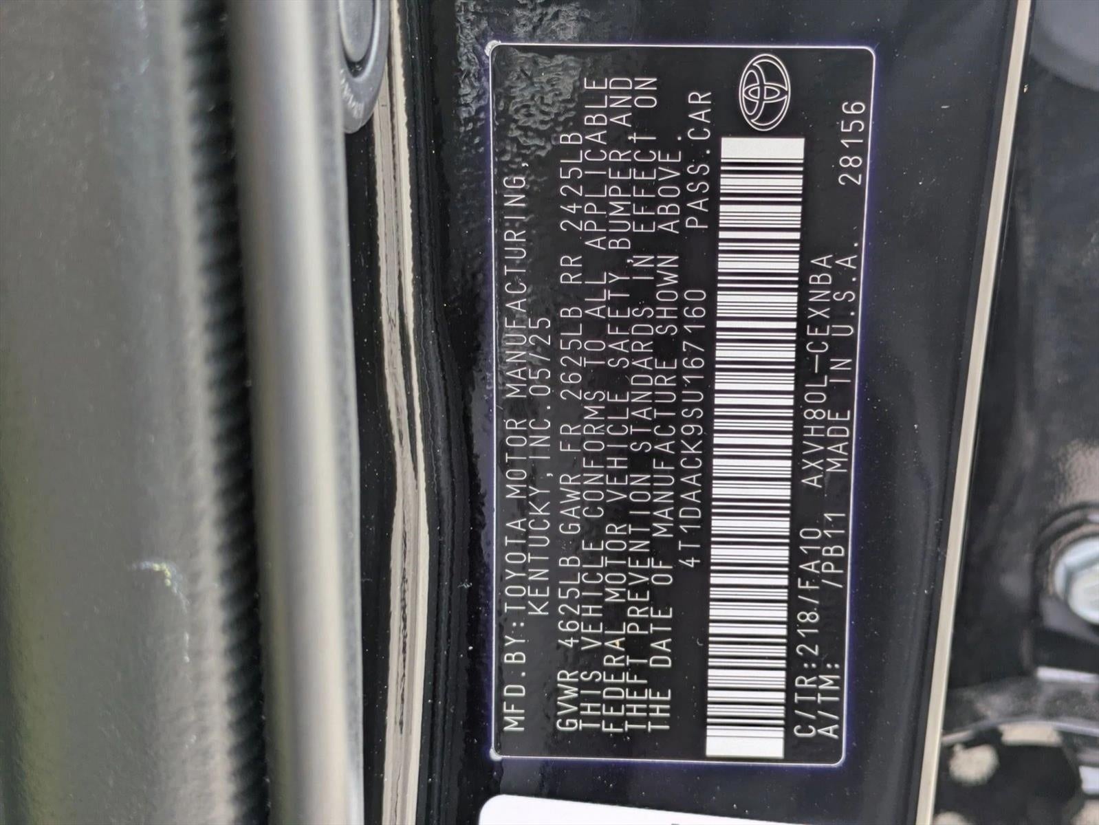 2025 Toyota Camry LE (SE)