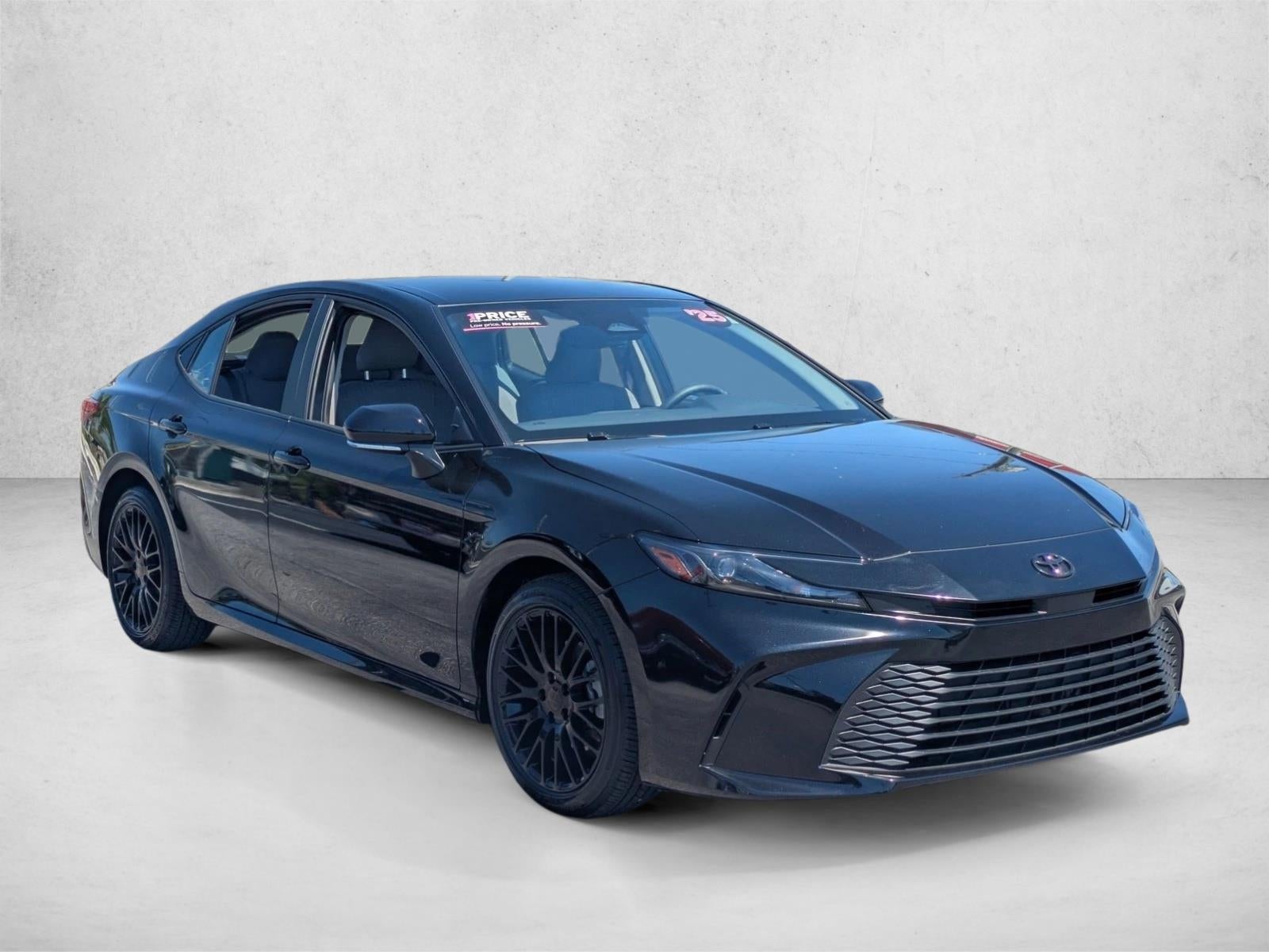 2025 Toyota Camry LE (SE)