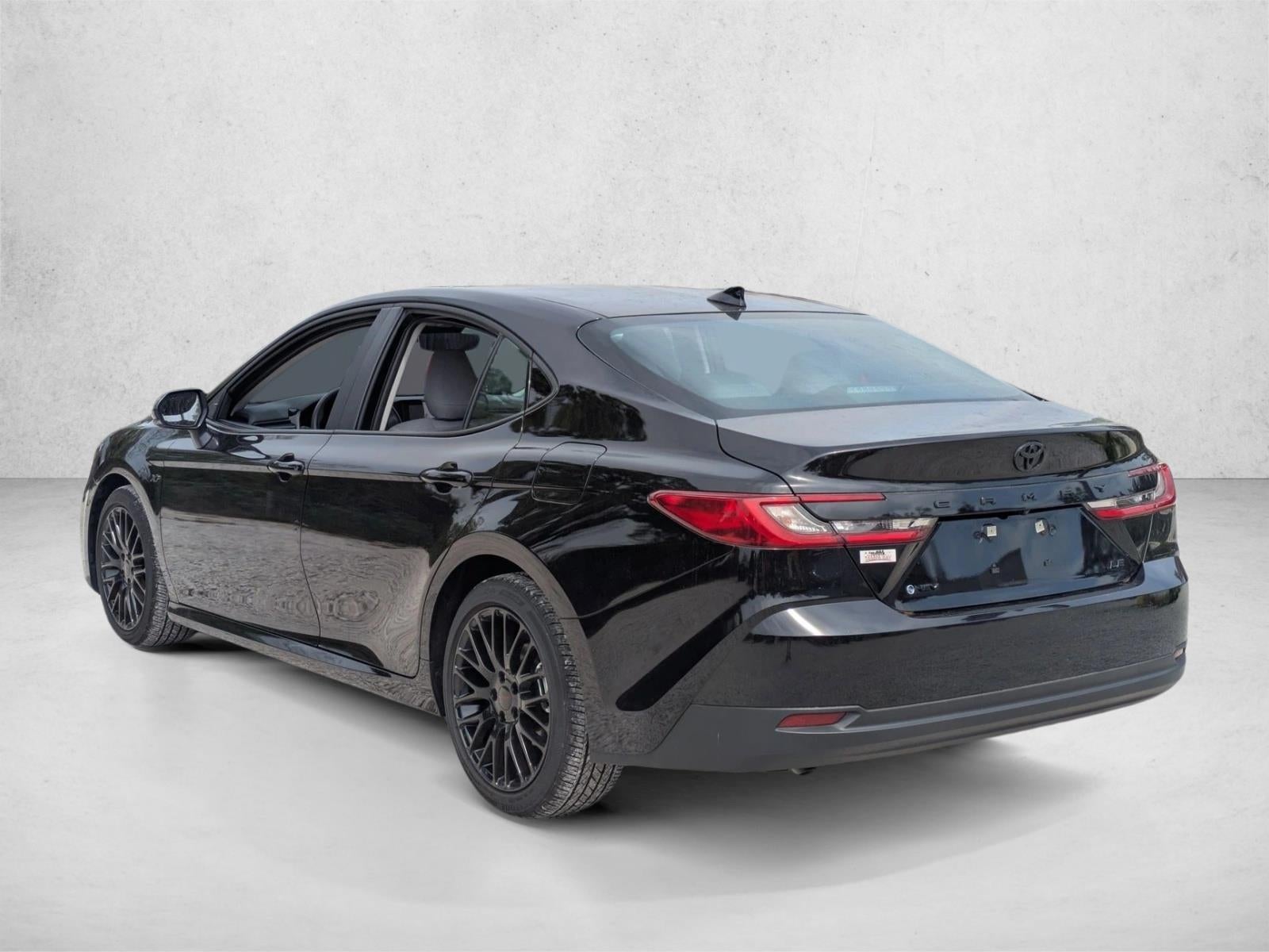 2025 Toyota Camry LE (SE)