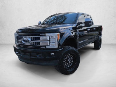 2017 Ford Super Duty F-250 SRW Platinum 4WD Crew Cab 6.75' Box