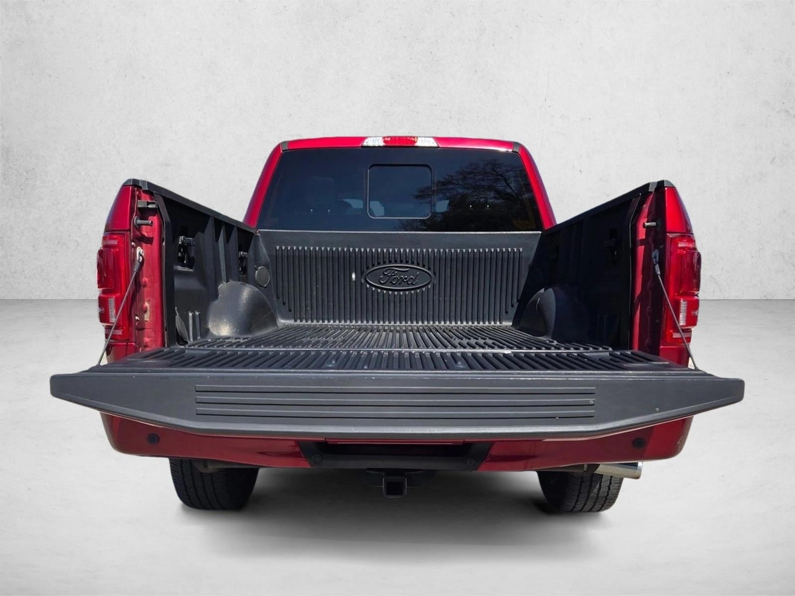 2015 Ford F-150 2WD SuperCrew 5-1/2 Ft Box Lariat
