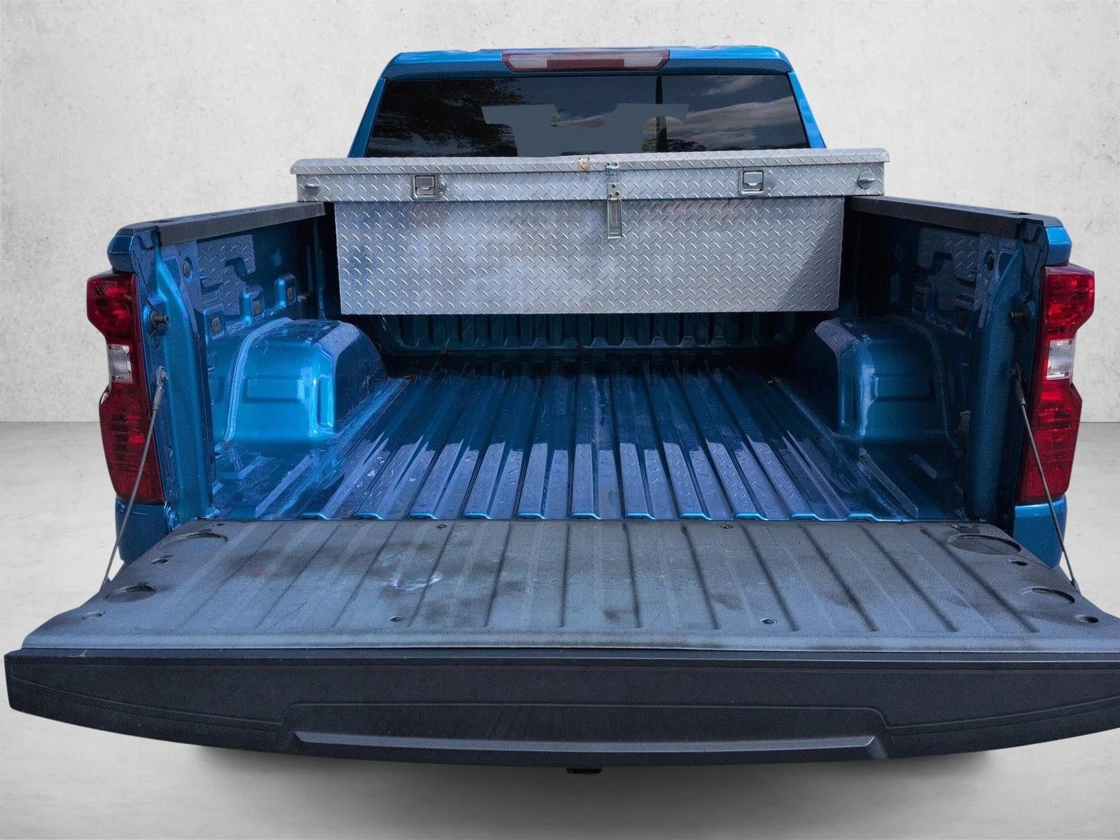 2022 Chevrolet Silverado 1500 Crew Cab Short Box 2-Wheel Drive Custom