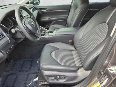 2023 Toyota Camry SE Auto (SE)
