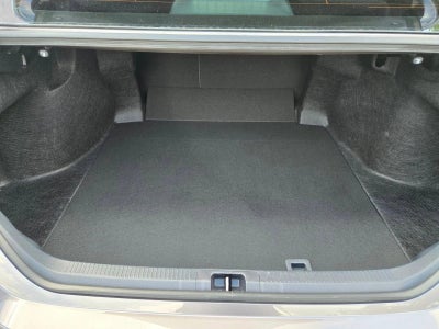 2023 Toyota Camry SE Auto (SE)