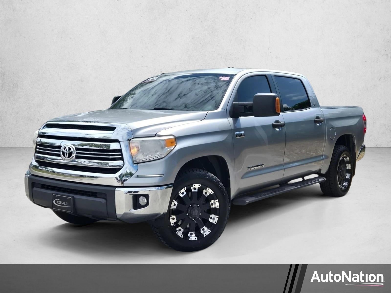 2016 Toyota Tundra 2WD Truck 2WD CrewMax Short Bed 5.7L FFV SR5 (SE)