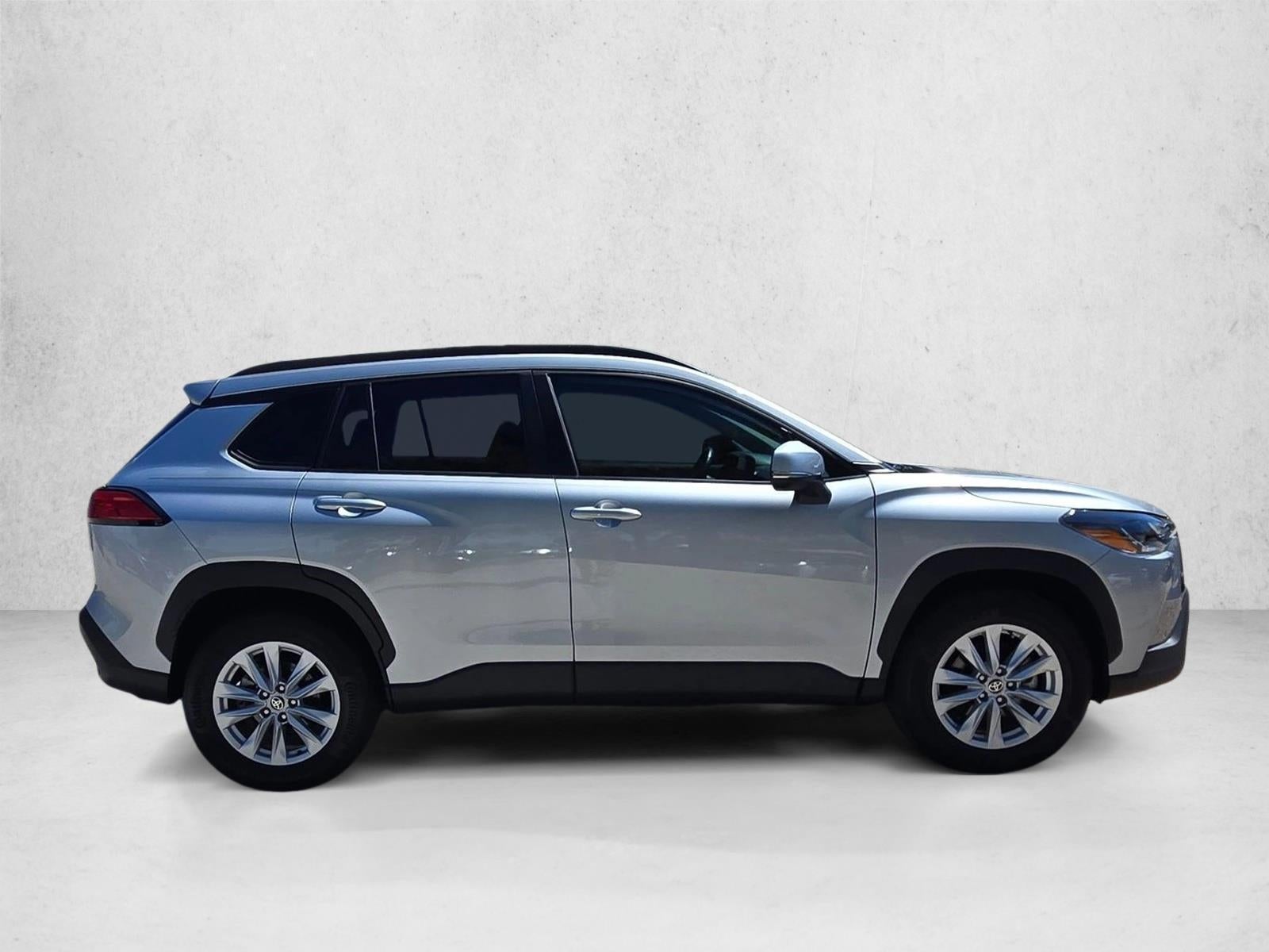 2022 Toyota Corolla Cross LE 4WD (Natl)