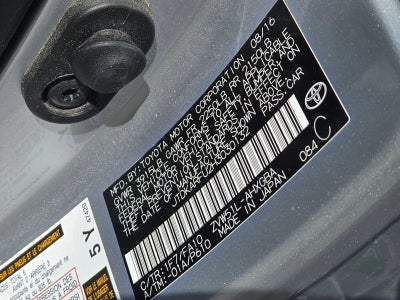 2017 Toyota Prius Three (GS)