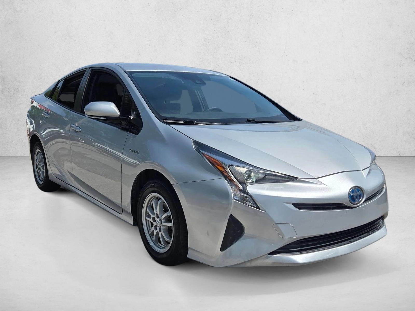 2017 Toyota Prius Three (GS)