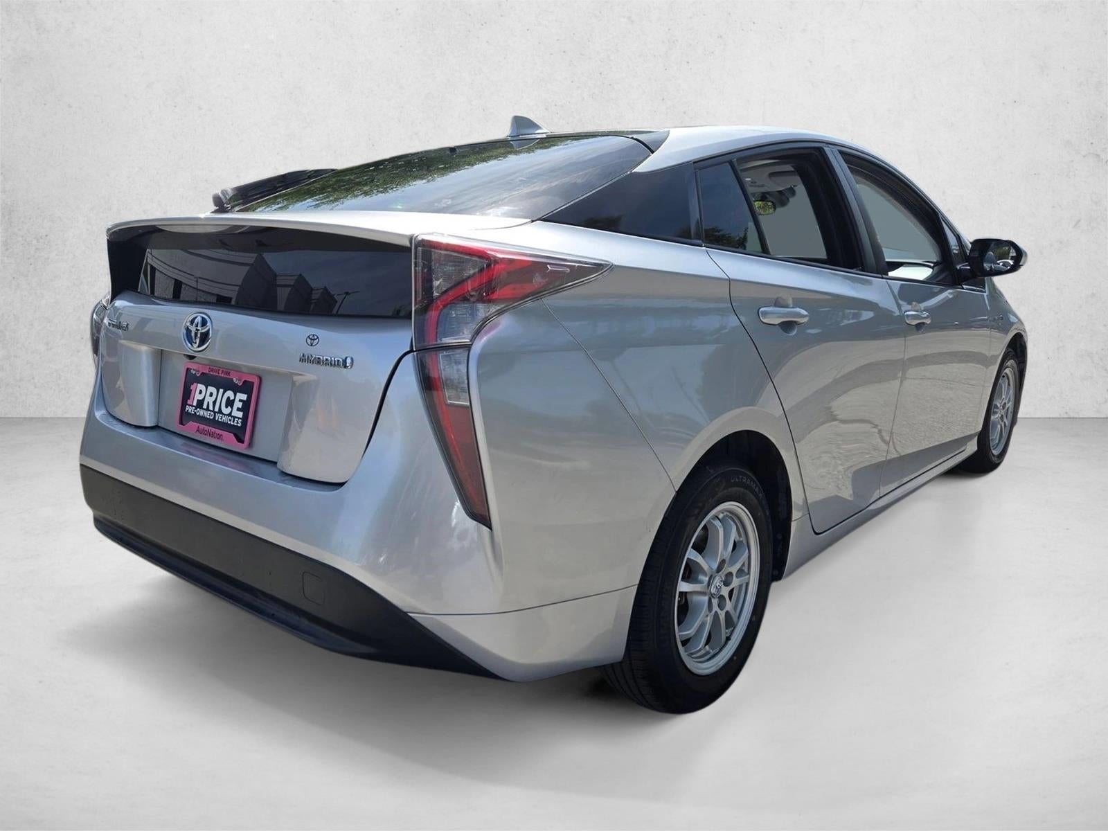 2017 Toyota Prius Three (GS)