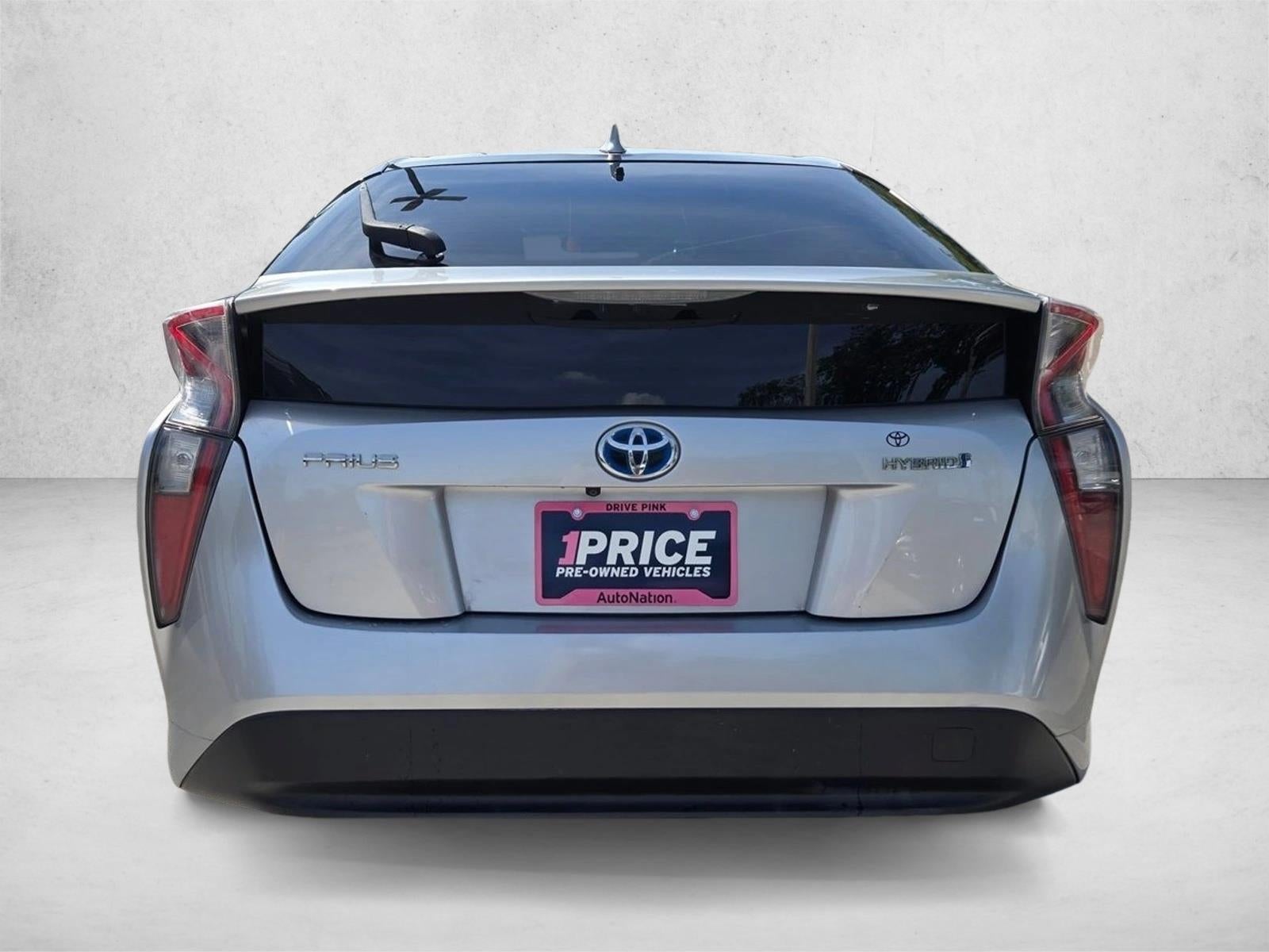 2017 Toyota Prius Three (GS)