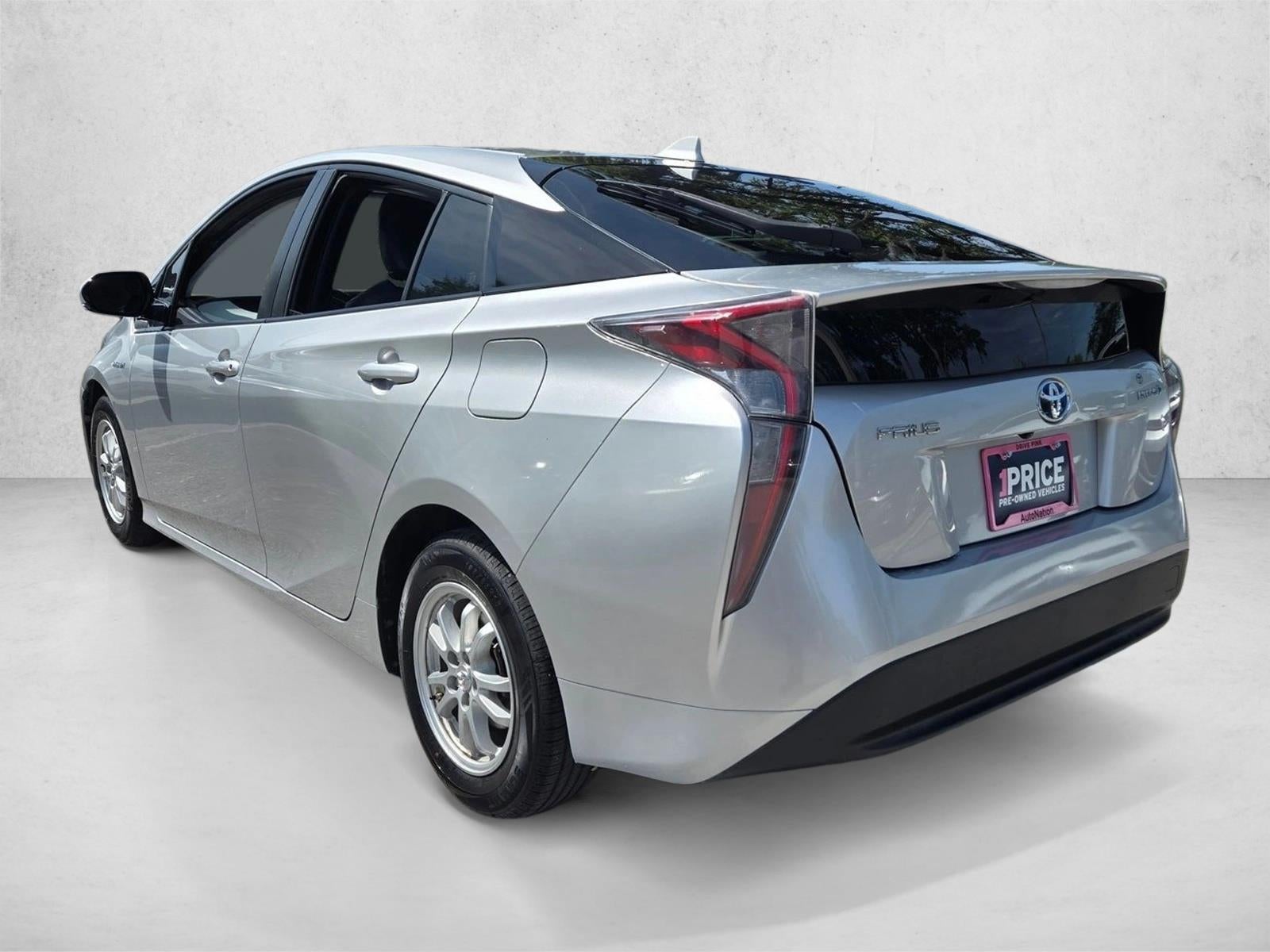 2017 Toyota Prius Three (GS)