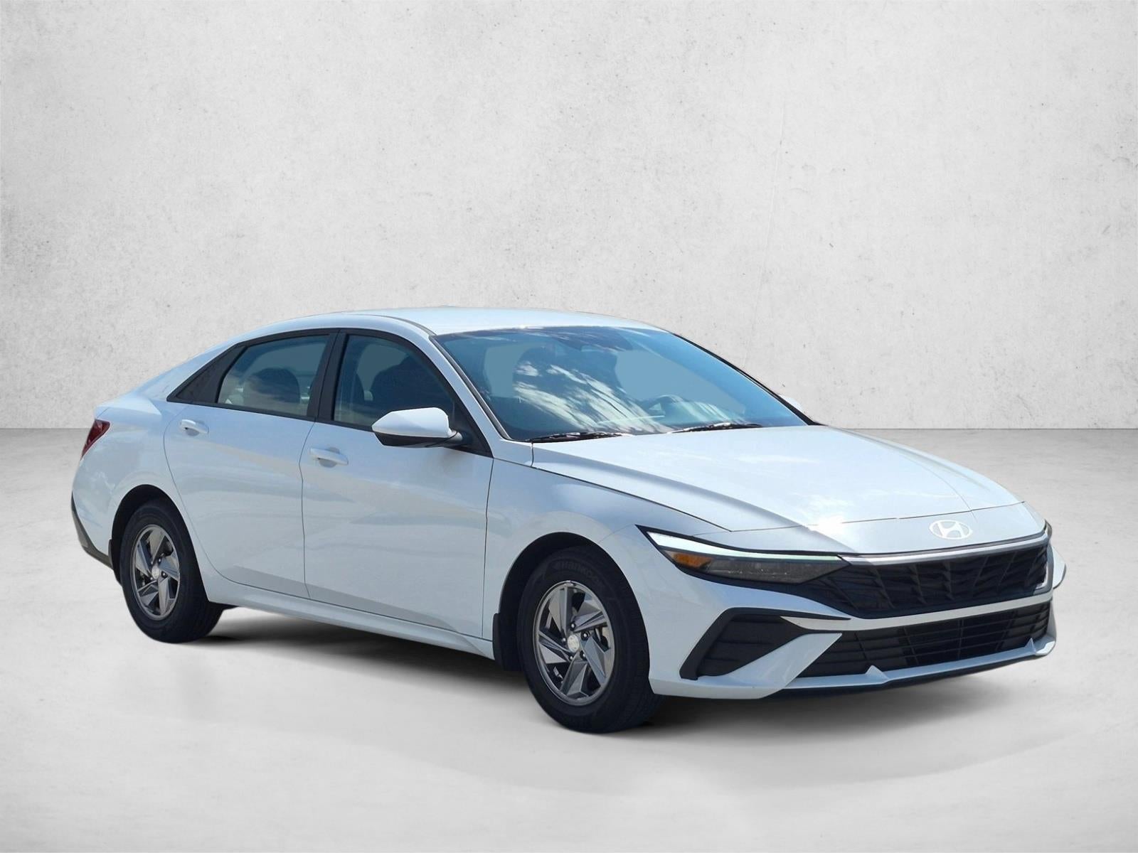 2025 Hyundai ELANTRA SE IVT