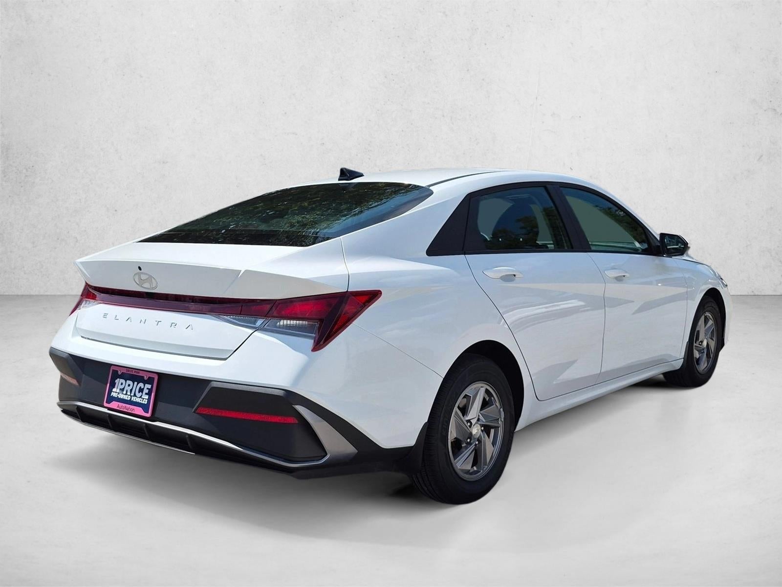 2025 Hyundai ELANTRA SE IVT