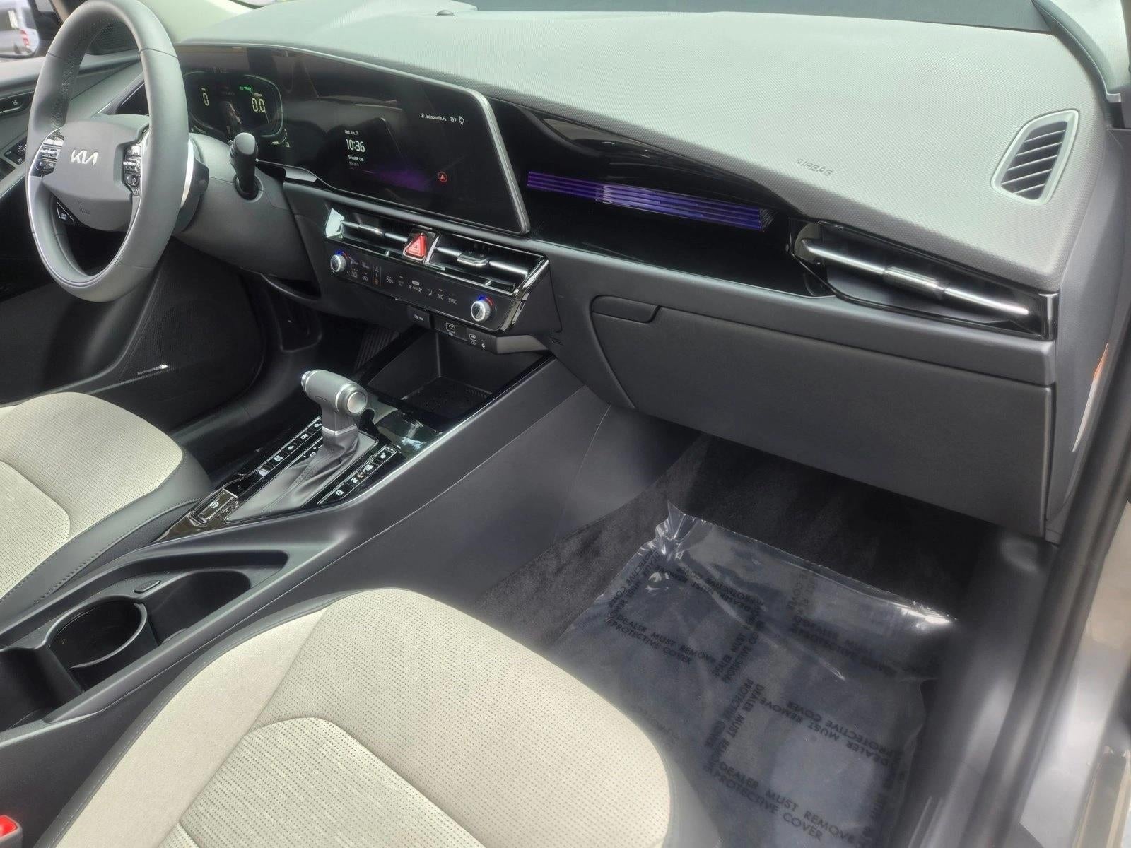 2025 Kia Niro SX FWD