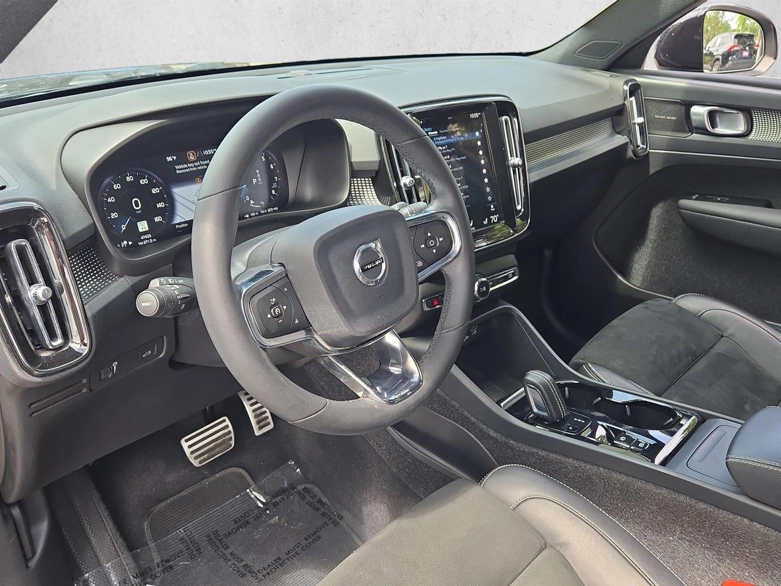 2022 Volvo XC40 T5 AWD R-Design