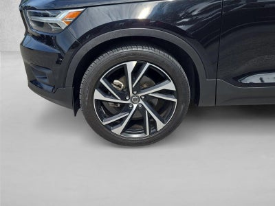 2022 Volvo XC40 T5 AWD R-Design