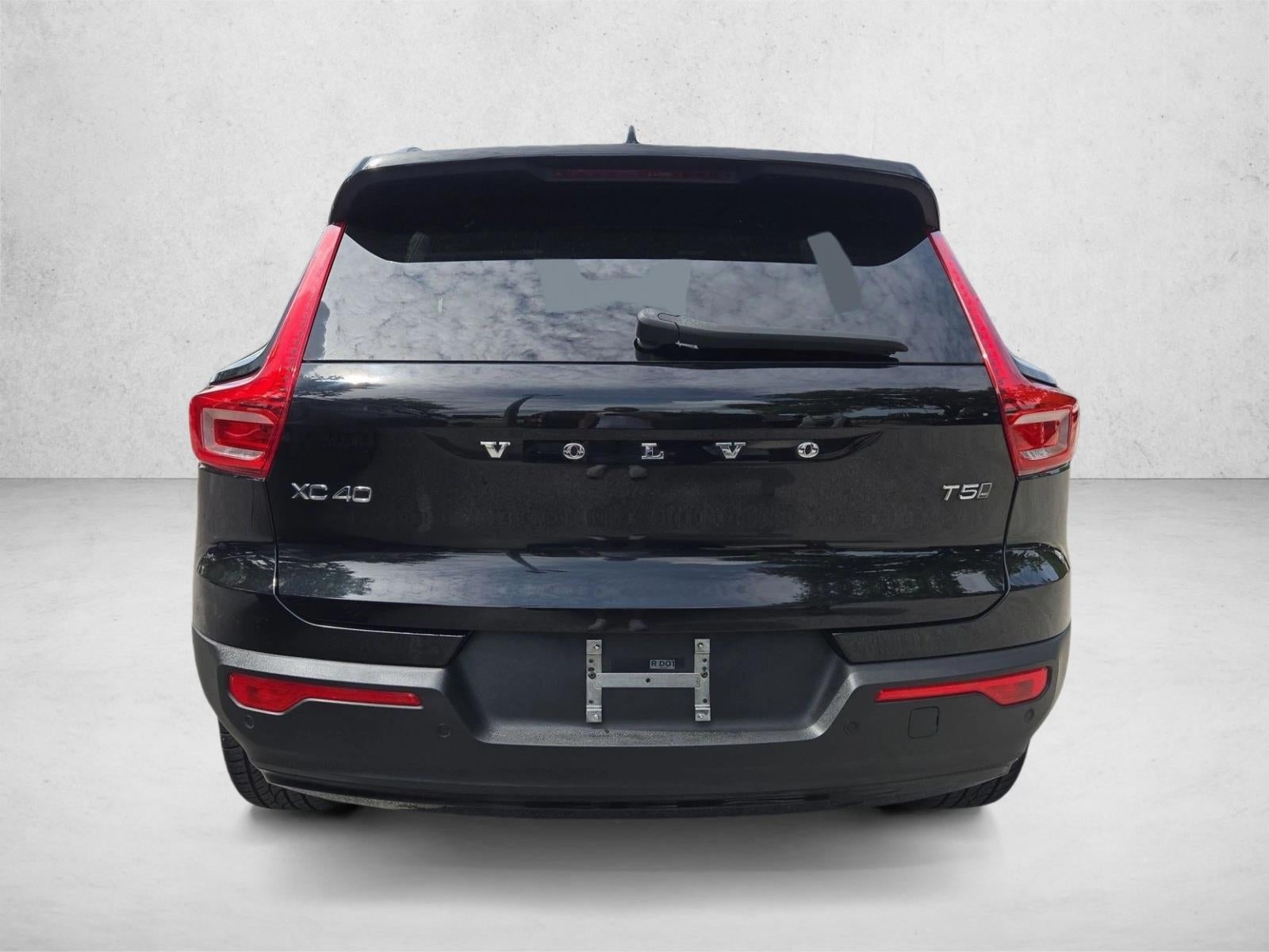 2022 Volvo XC40 T5 AWD R-Design
