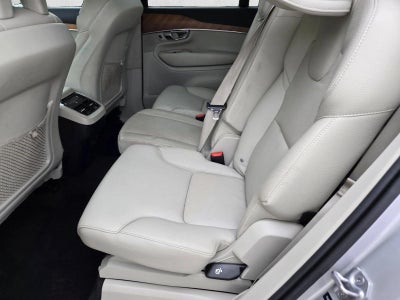 2021 Volvo XC90 T6 AWD Momentum 7P