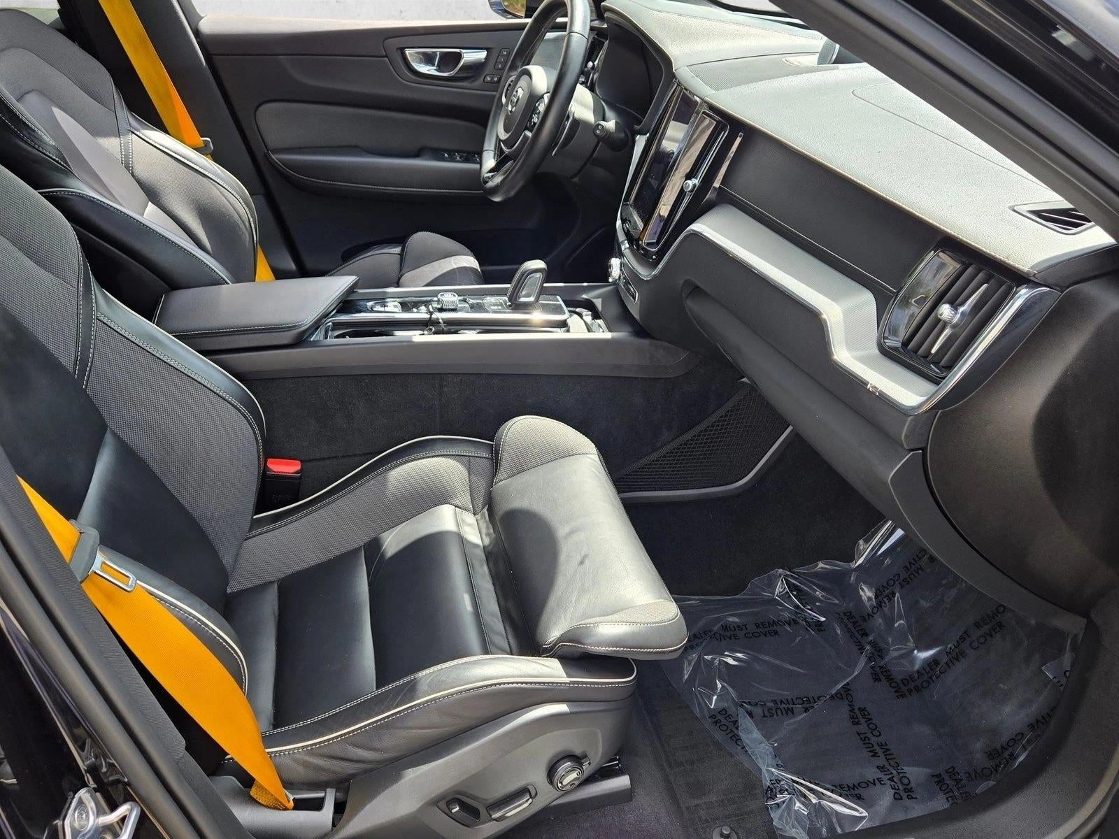 2020 Volvo XC60 T8 eAWD Plug-In Hybrid Polestar