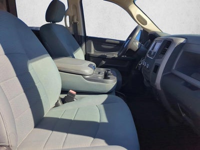 2018 RAM 1500 Express 4x2 Crew Cab 5'7" Box