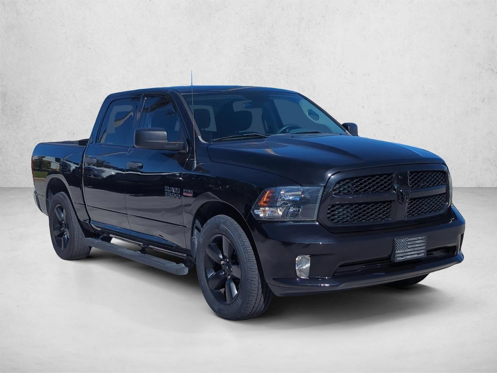 2018 RAM 1500 Express 4x2 Crew Cab 5'7" Box