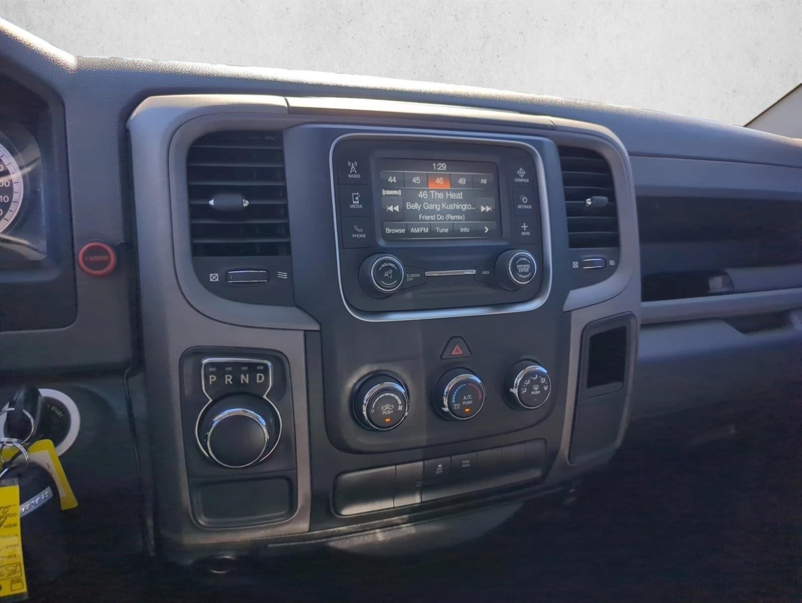 2018 RAM 1500 Express 4x2 Crew Cab 5'7" Box