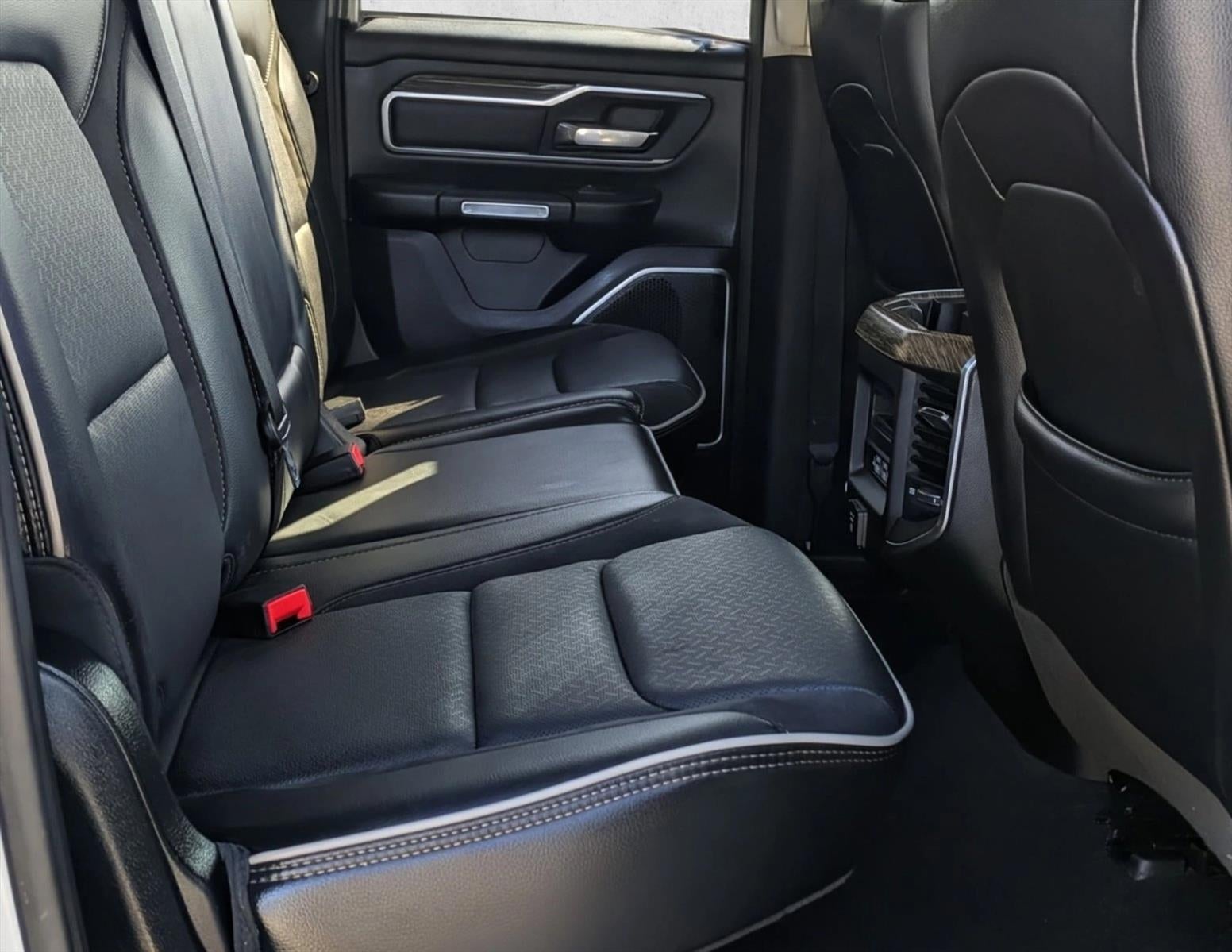 2020 RAM 1500 Laramie 4x2 Quad Cab 6'4" Box