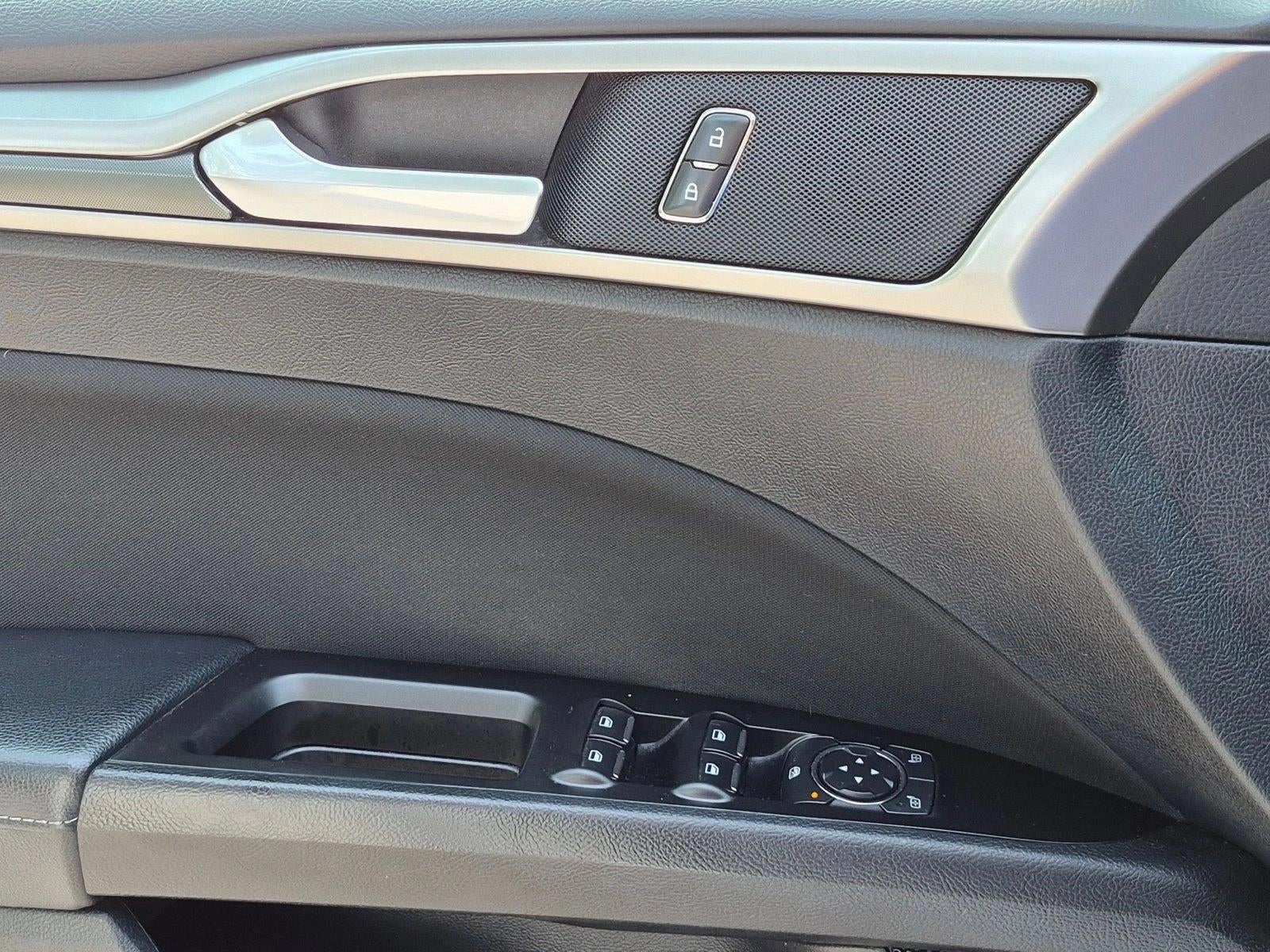 2017 Ford Fusion SE FWD