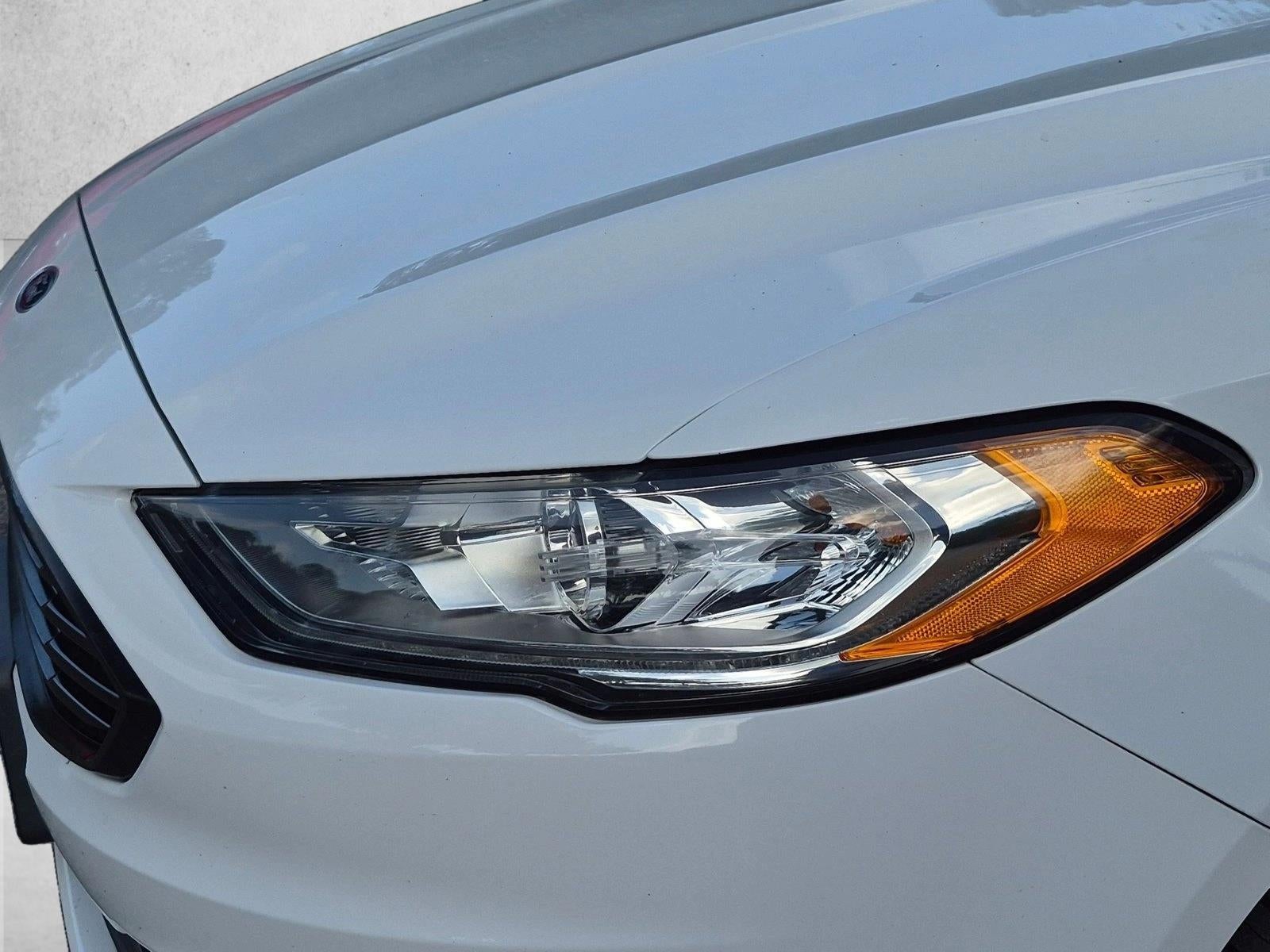 2017 Ford Fusion SE FWD
