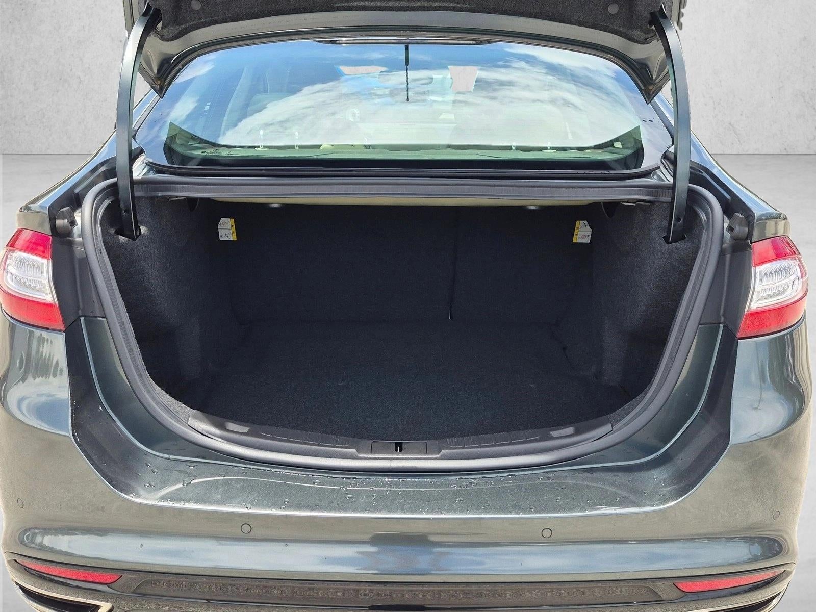 2016 Ford Fusion 4dr Sdn Titanium FWD