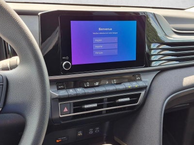 2025 Toyota Camry LE (Natl)