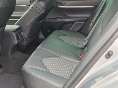 2022 Toyota Camry SE Auto (SE)