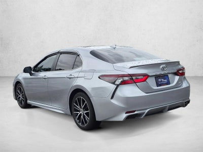2022 Toyota Camry SE Auto (SE)