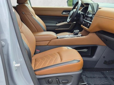 2025 Nissan Pathfinder Platinum 2WD