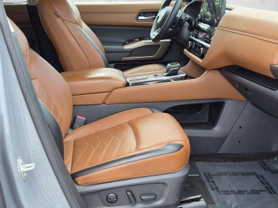 2024 Nissan Pathfinder Platinum 2WD