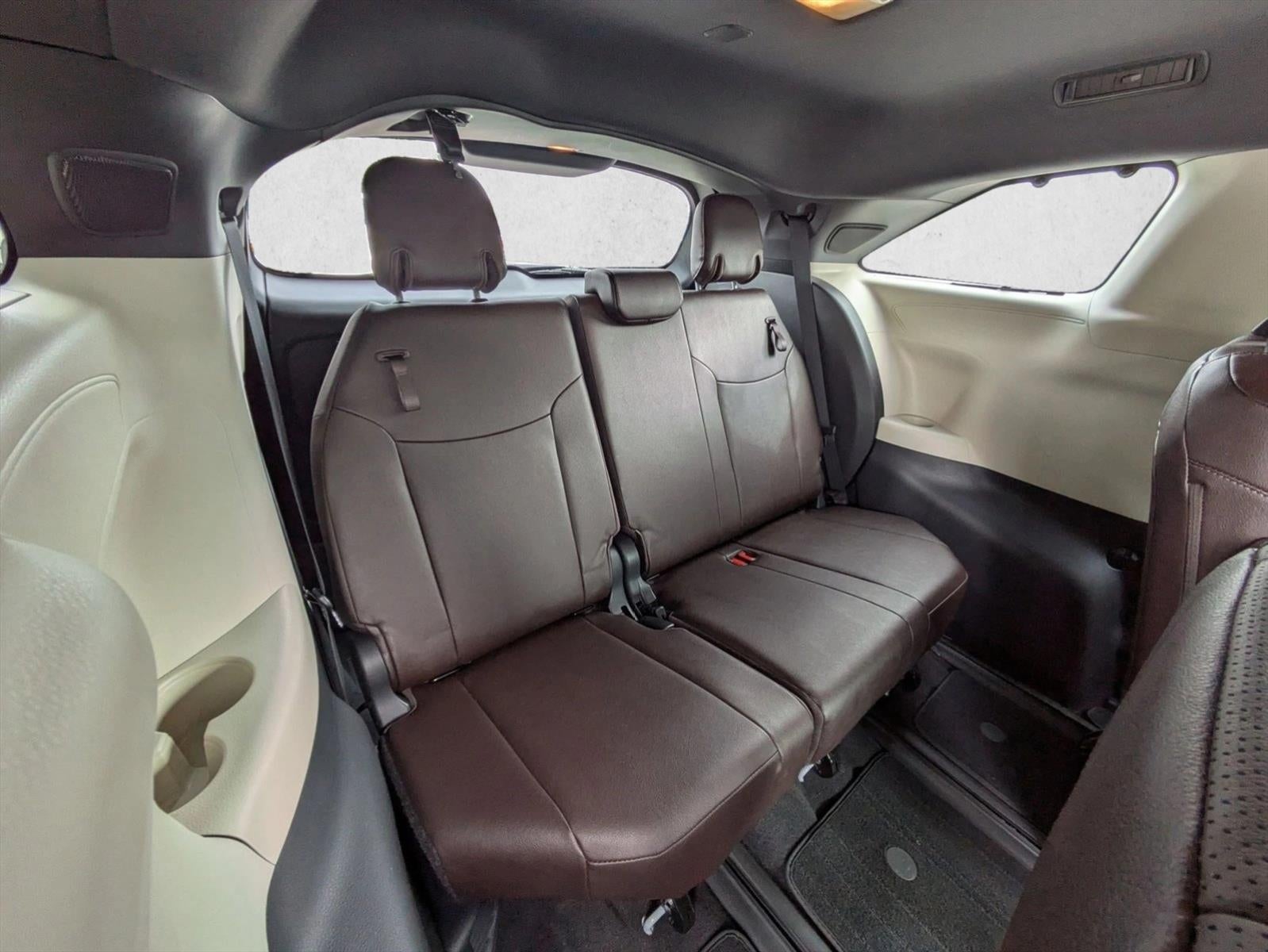 2021 Toyota Sienna Platinum FWD 7-Passenger (Natl)