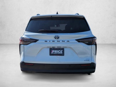 2024 Toyota Sienna XLE FWD 8-Passenger (Natl)