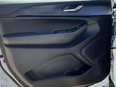 2025 Jeep Grand Cherokee Laredo 4x2