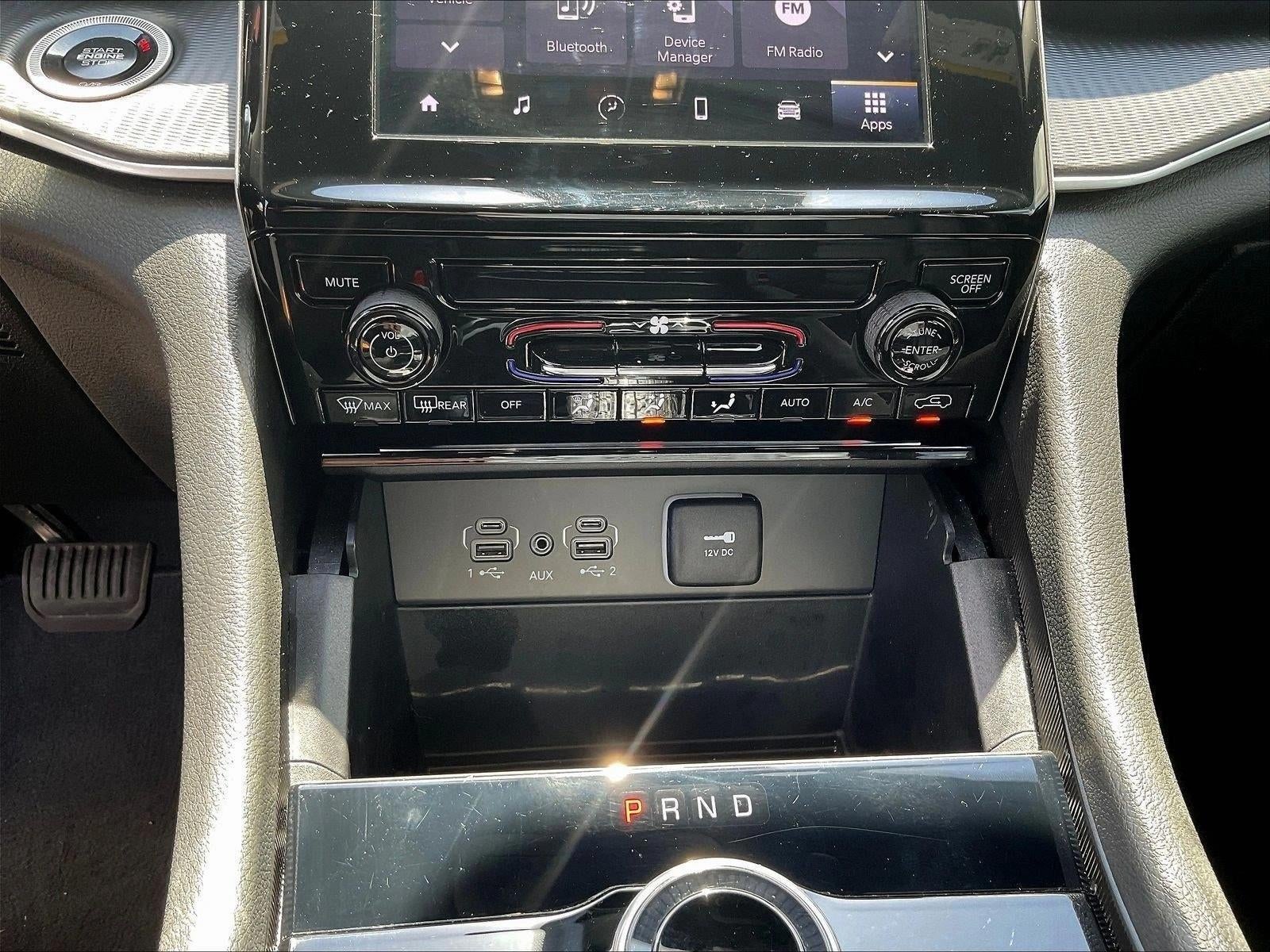 2025 Jeep Grand Cherokee Laredo 4x2