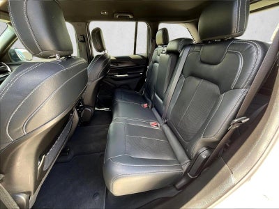 2025 Jeep Grand Cherokee Laredo 4x2