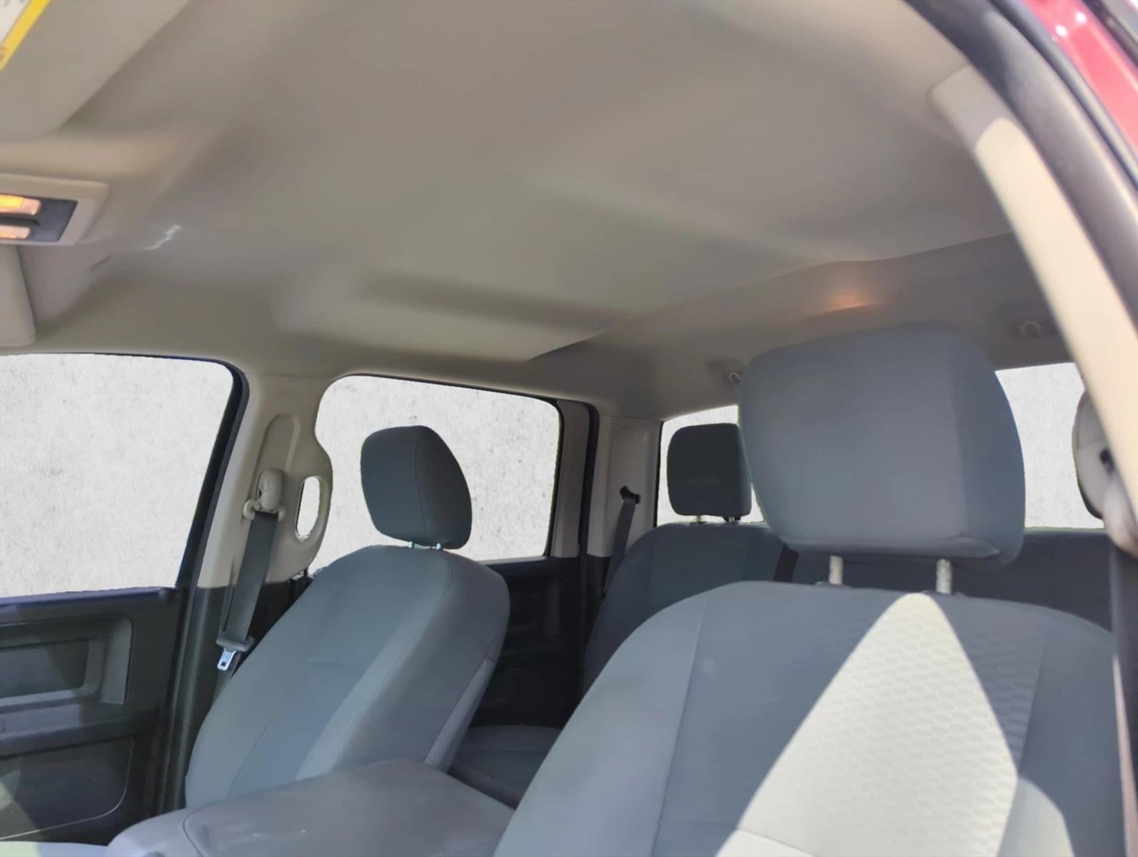 2018 RAM 1500 Express 4x2 Crew Cab 5'7" Box