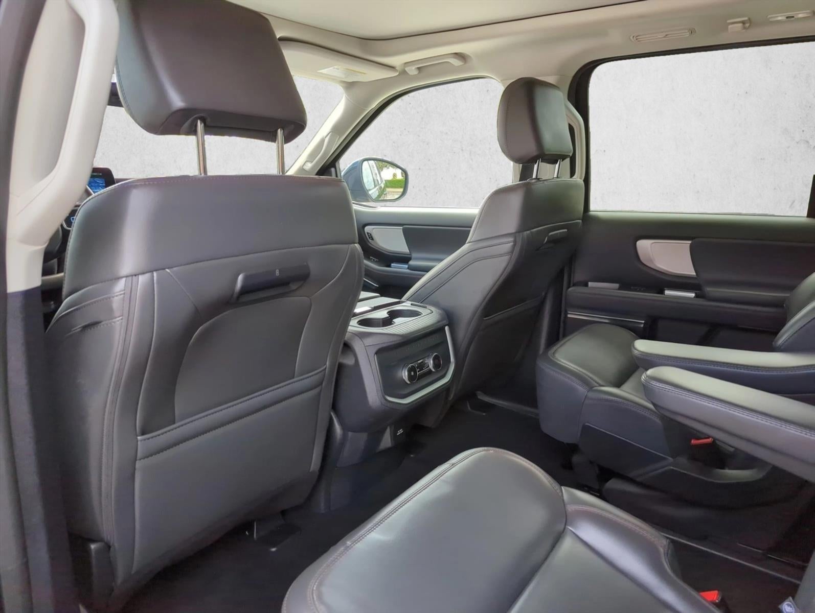 2025 Ford Expedition Active 4x4