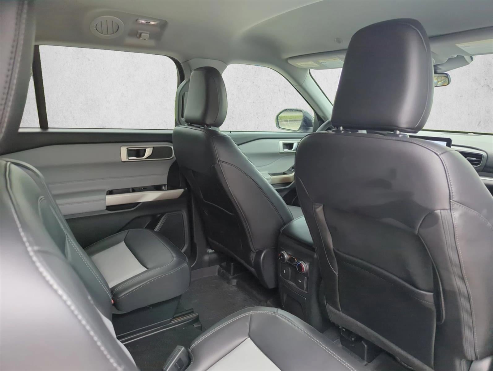 2023 Ford Explorer XLT RWD