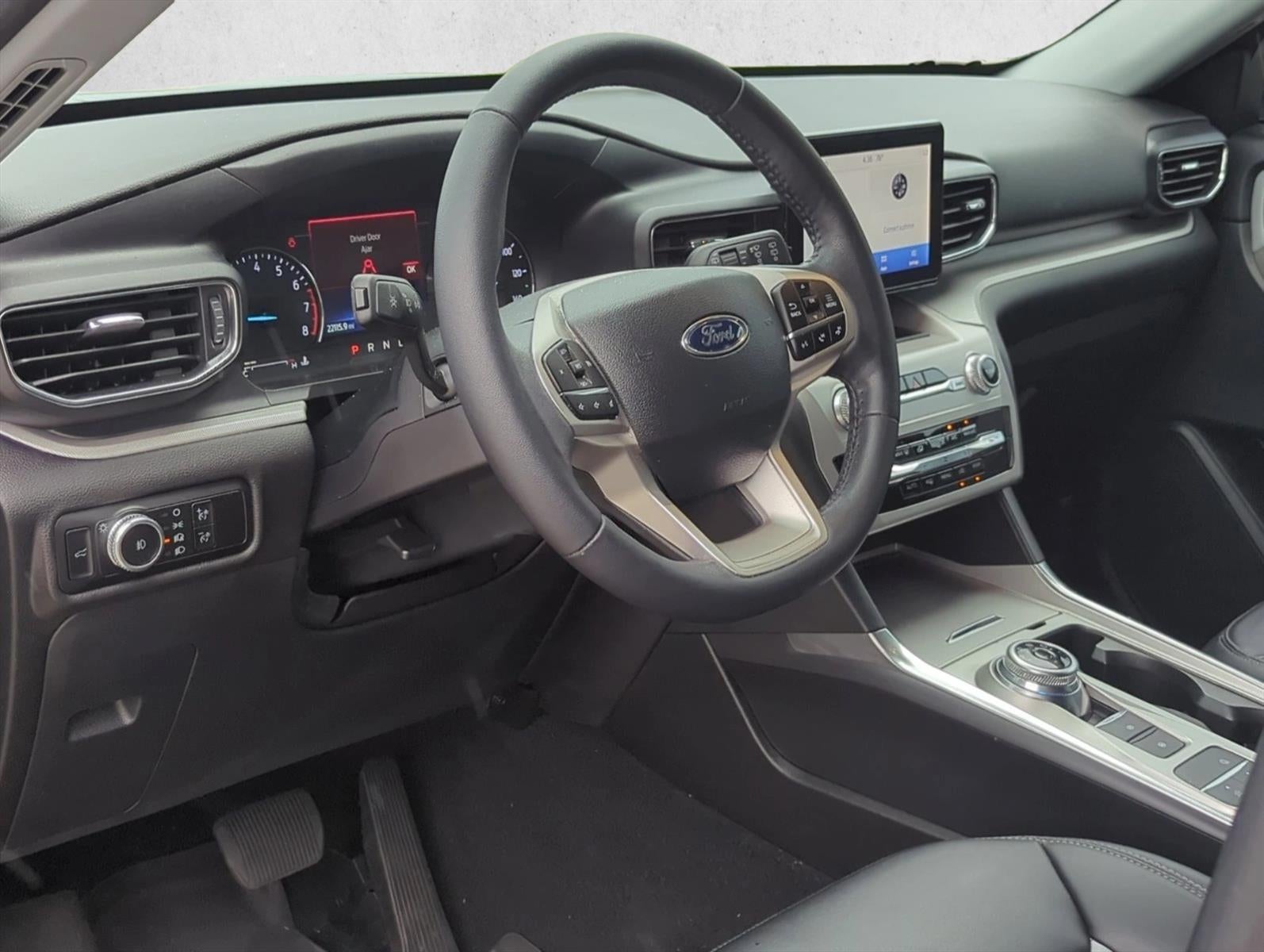 2023 Ford Explorer XLT RWD