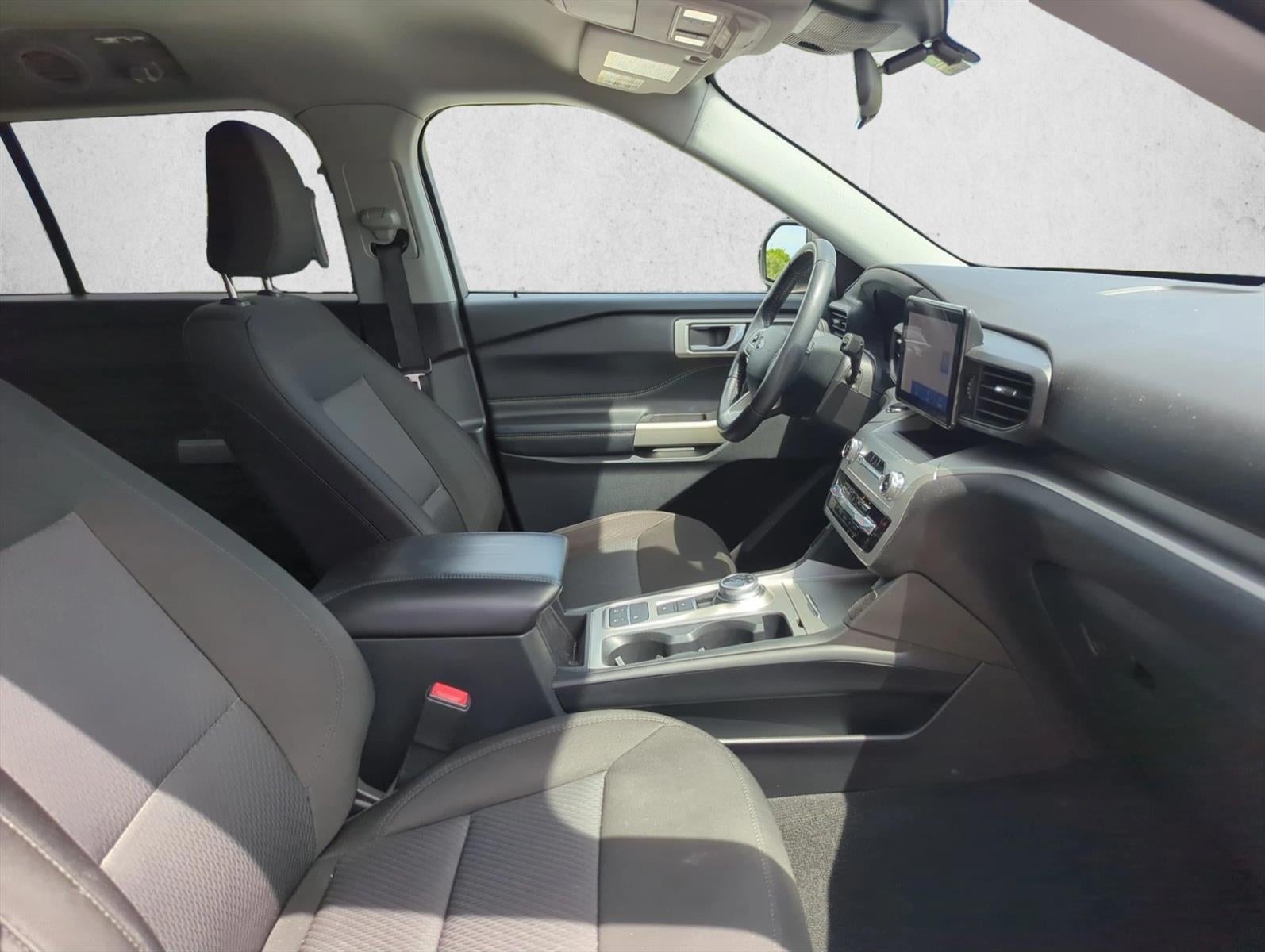 2022 Ford Explorer XLT RWD