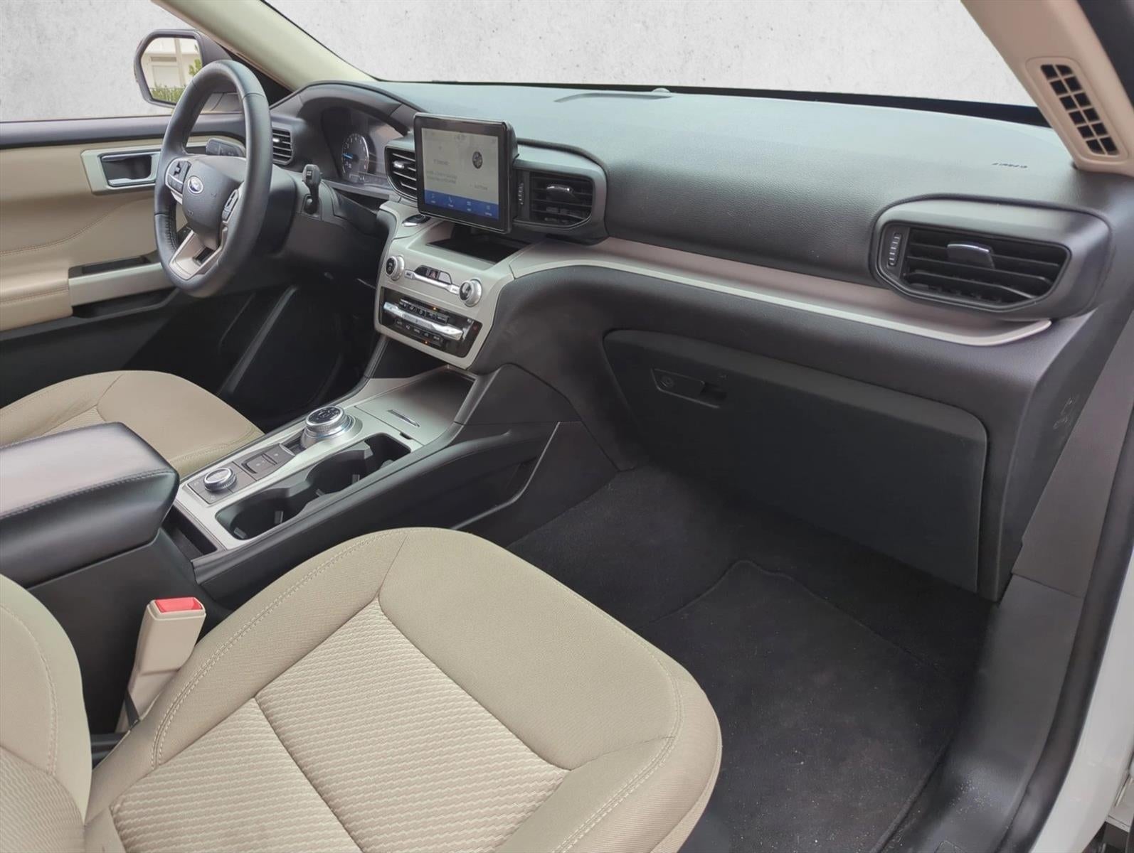 2023 Ford Explorer XLT 4WD